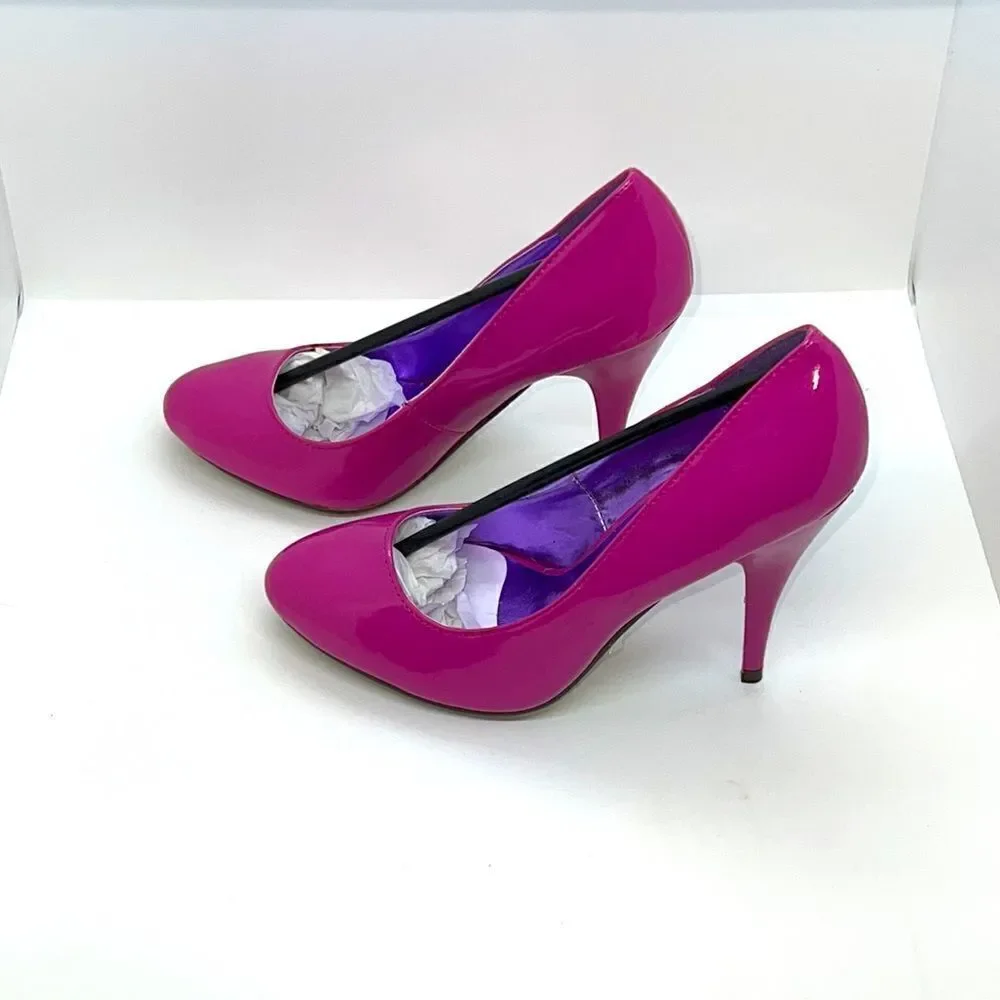 Sexy Round Toe Fushia High Heel Pumps. Size 8.